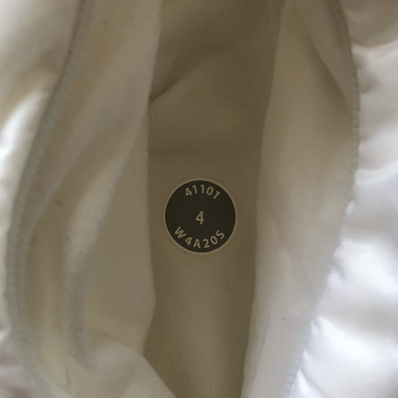 Rare Lululemon Glacier Vest. - Picture 15 of 15